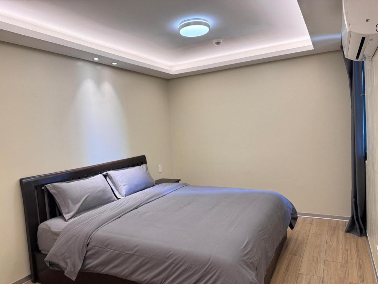 L Condotel Paranaque City Oda fotoğraf