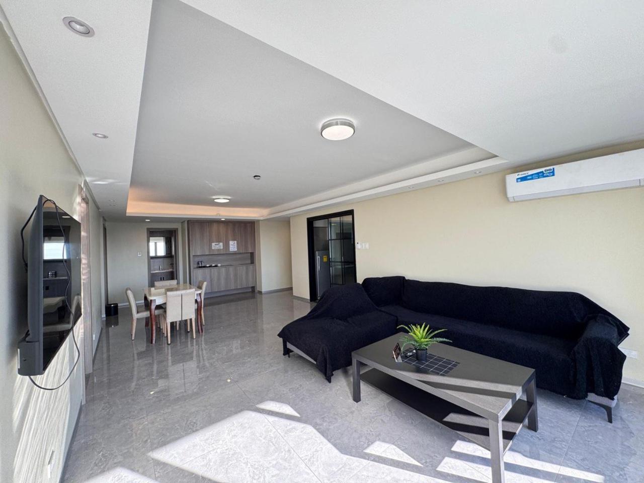 L Condotel Paranaque City Oda fotoğraf