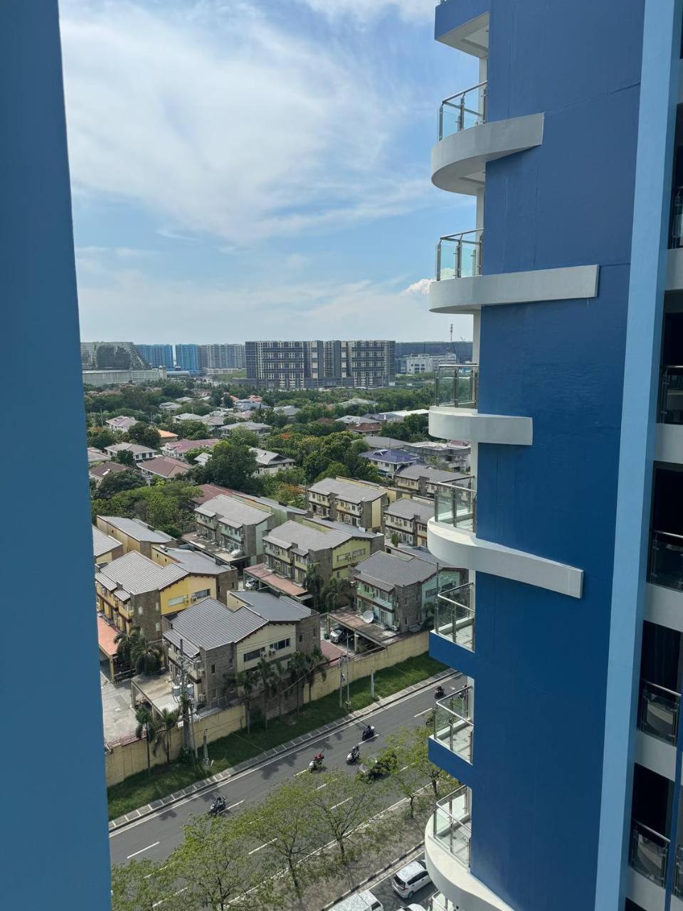 L Condotel Paranaque City Dış mekan fotoğraf