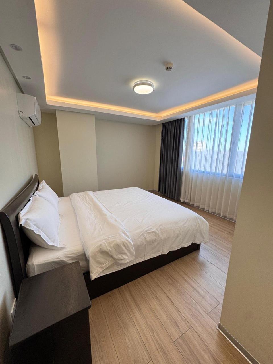L Condotel Paranaque City Oda fotoğraf