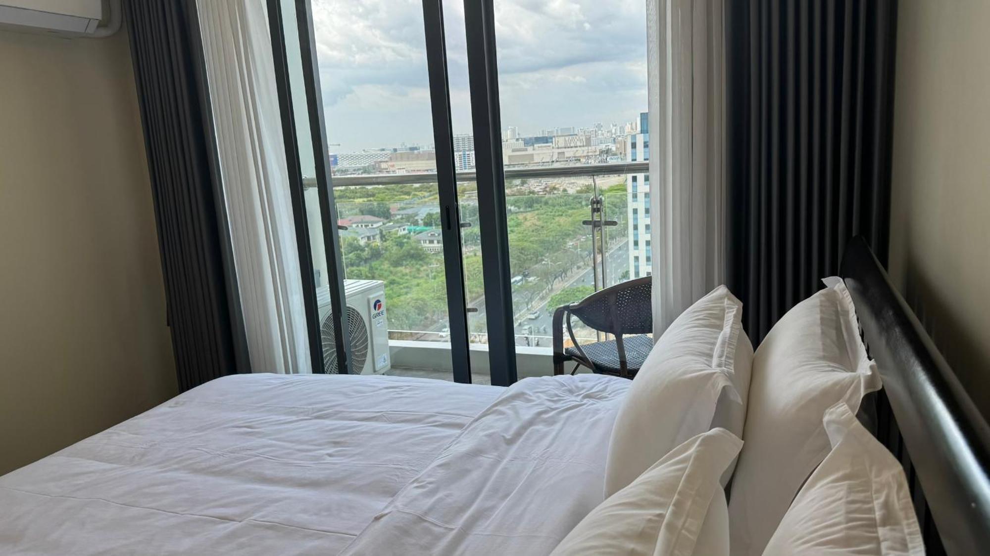 L Condotel Paranaque City Dış mekan fotoğraf